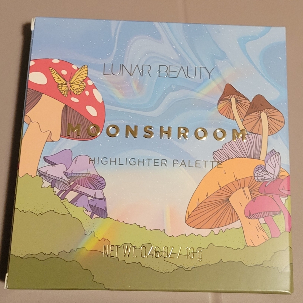 BEAUTY Highlighter Palette - Gold and Pink Glow - Picture 2 of 2